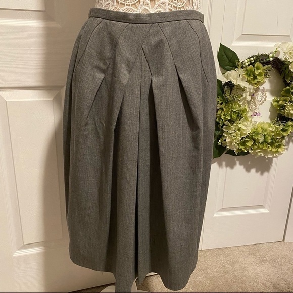 Lafayette 148 New York Kneelength Grey Midi Skirt Tulip Pleated Zip Closure 8 - Picture 1 of 6